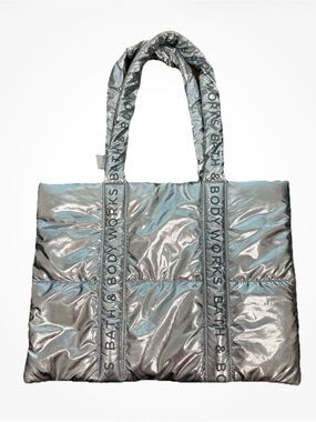 Gorgeous Bath & Body Works Limited Edition Metallic Silver Puffer Tote Bag NWT